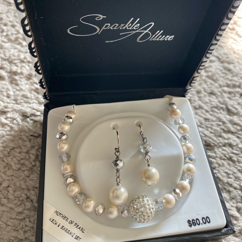 Pearl and Silver Jewelry Set